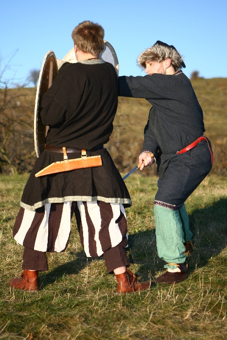 9362-s07-zmareni-obrany-proti-seku-na-vnejsi-okraj-stitu-uderem-hranou-a-pokracovanim-utoku-dolu-r.jpg 9362-s07-zmareni-obrany-proti-seku-na-vnejsi-okraj-stitu-uderem-hranou-a-pokracovanim-utoku-dolu-r.jpg